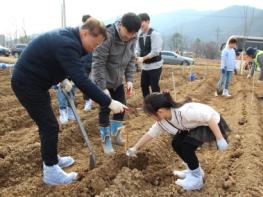 한국환경보전원, 민간과 함께하는 수변녹지 나무심기 행사 실시 기사 이미지